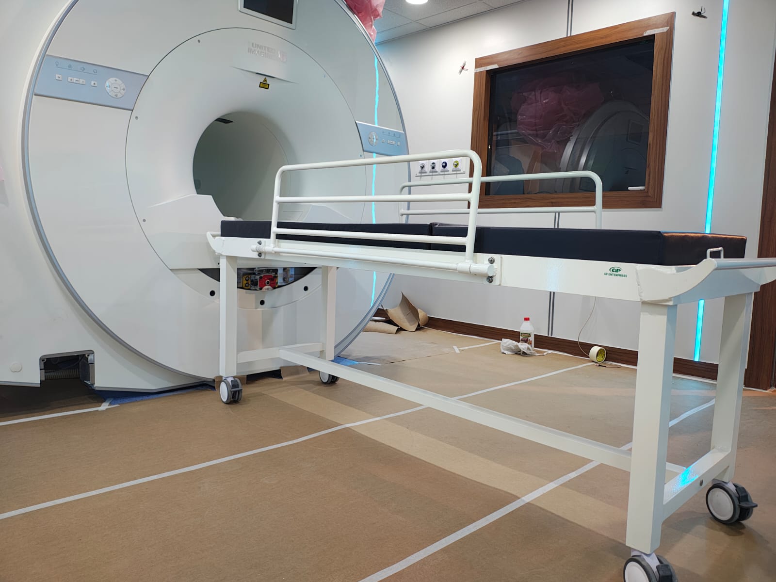 MRI-Compatible Mobility Stretcher