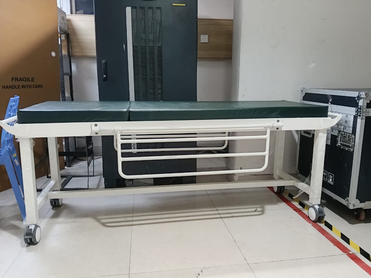 MRI-Compatible Mobility Stretcher